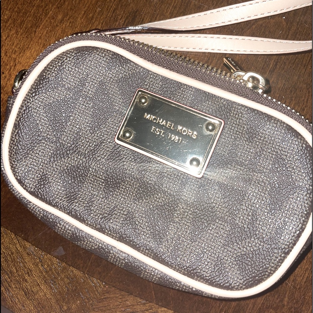 Michael Kors Wallet/Wristlet Brand new !
